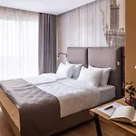 Loft7 Готель 4*